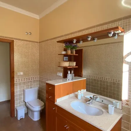Bamboo With Mountain Views And Lots Of Natural Light Alzira